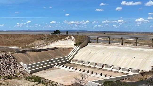 Sunwater owns and manages 19 dams across regional Queensland, including Fairbairn Dam in Central Queensland.(ABC Rural Meg Bolton)