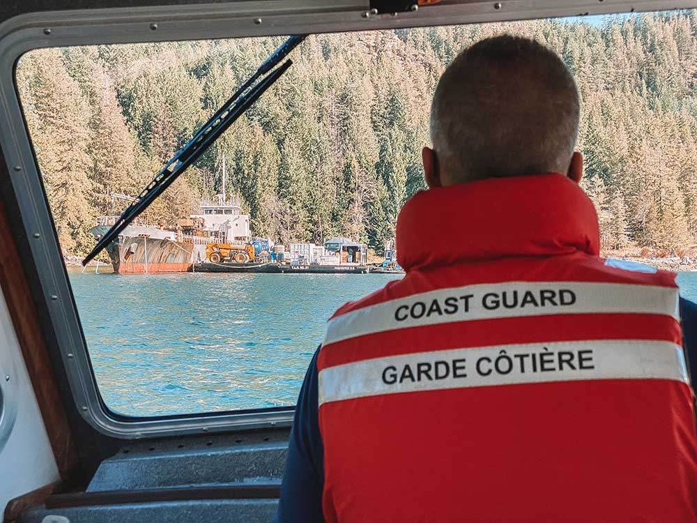 Canadian-Coast-Guard-looking-at-a-vessel-of-concern