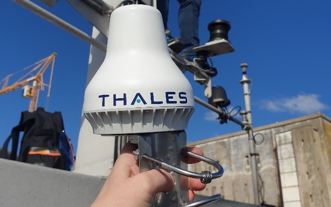 Thales VesseLINK 200 on boat