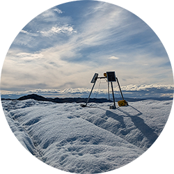 Data-Logger-on-Glacier-Round