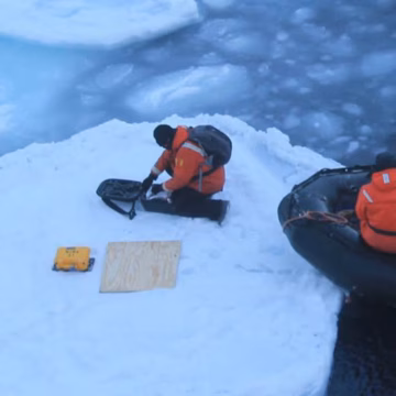 Image of WII5 being deployed